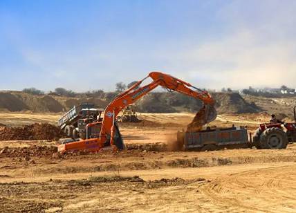 heavy machinery in taj residecia 